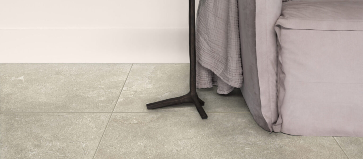 Piet Boon COAST Tile Beige 120x120 natuursteenlook in de woonkamer